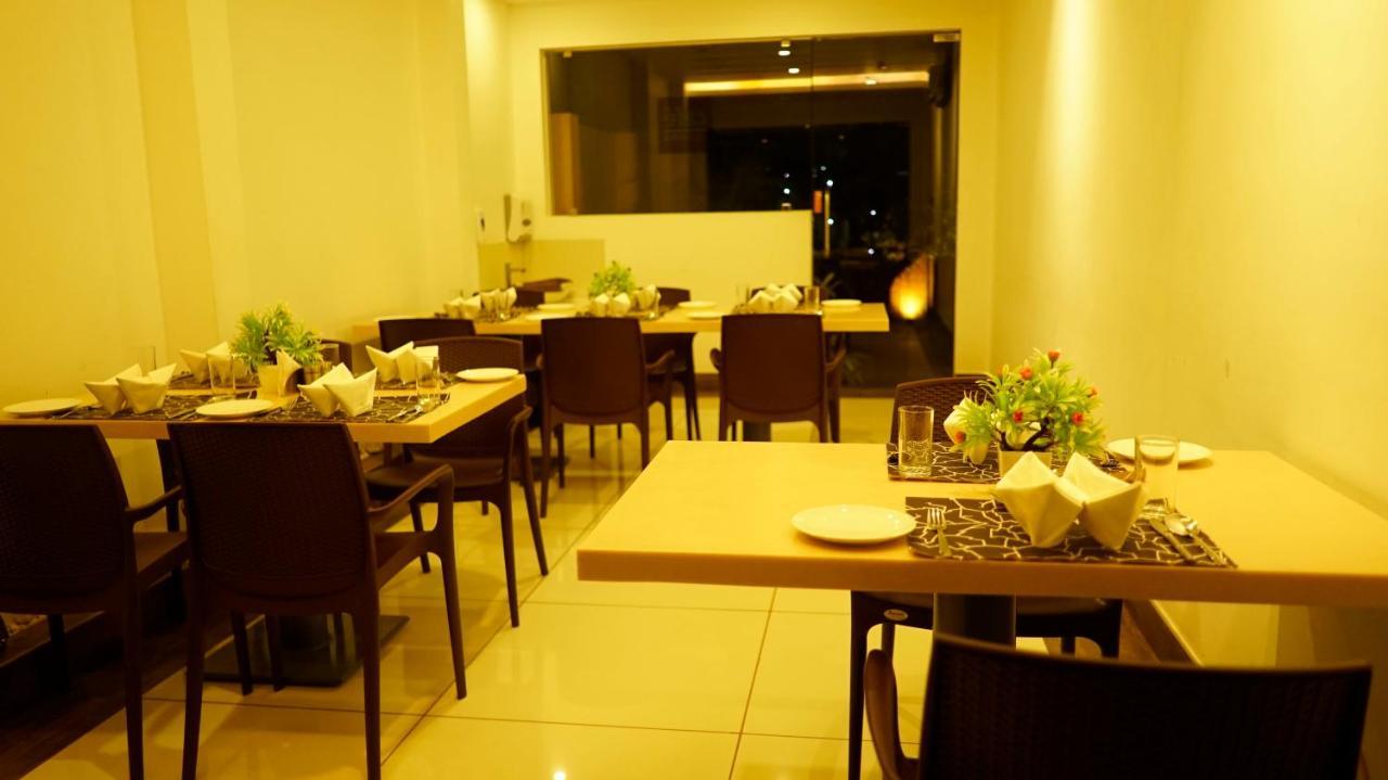 Silver Storm Resort Athirappilly Exteriör bild