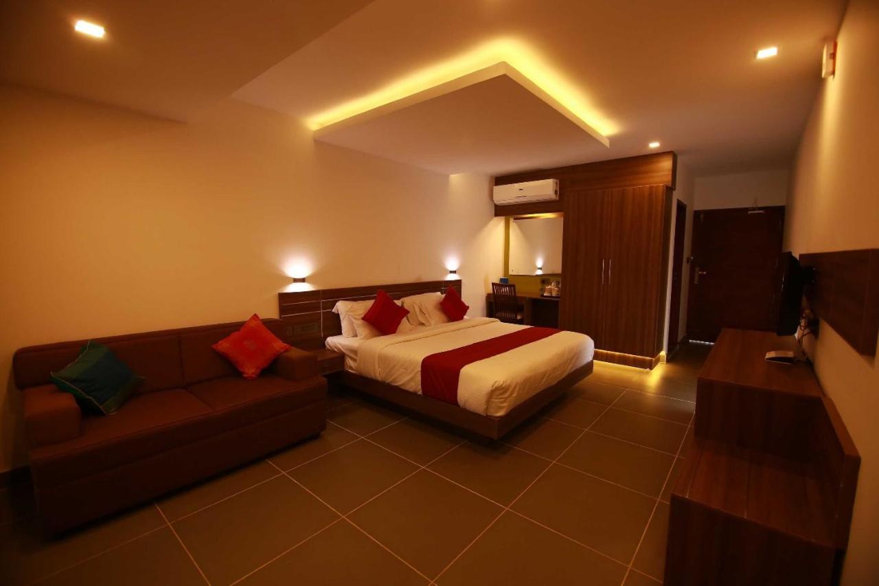 Silver Storm Resort Athirappilly Exteriör bild